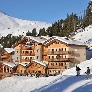 & Carlina Hotel